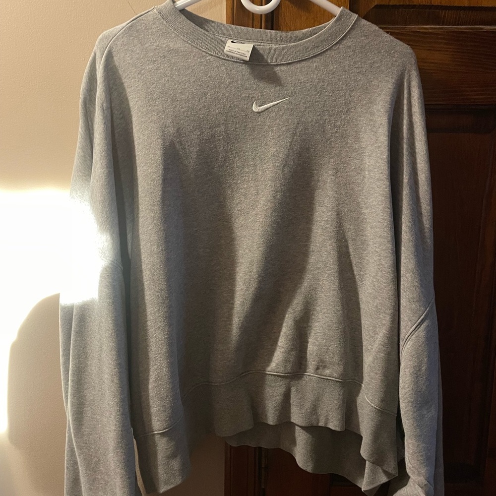 nike grey cropped sweatshirt